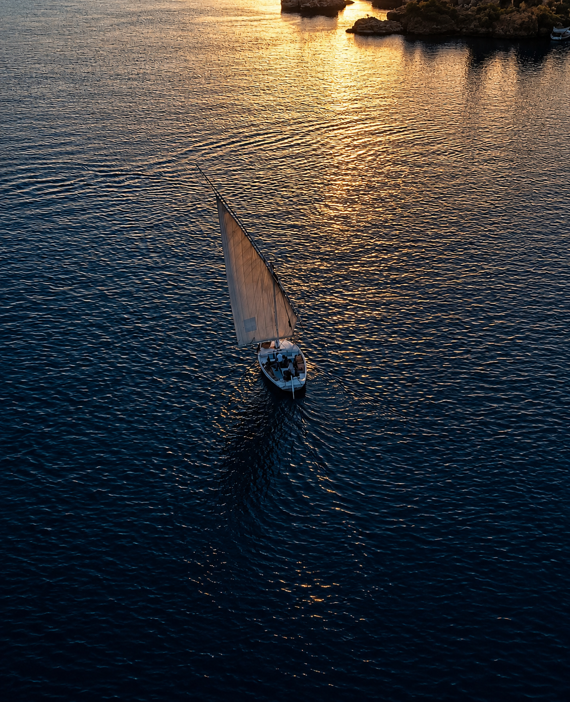 Cairo Highlights Tour: Nile Felucca, Al Muizz & Khan El Khalili